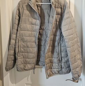 Amazon Essentials Gray Puffer Jacket with Quilted Design